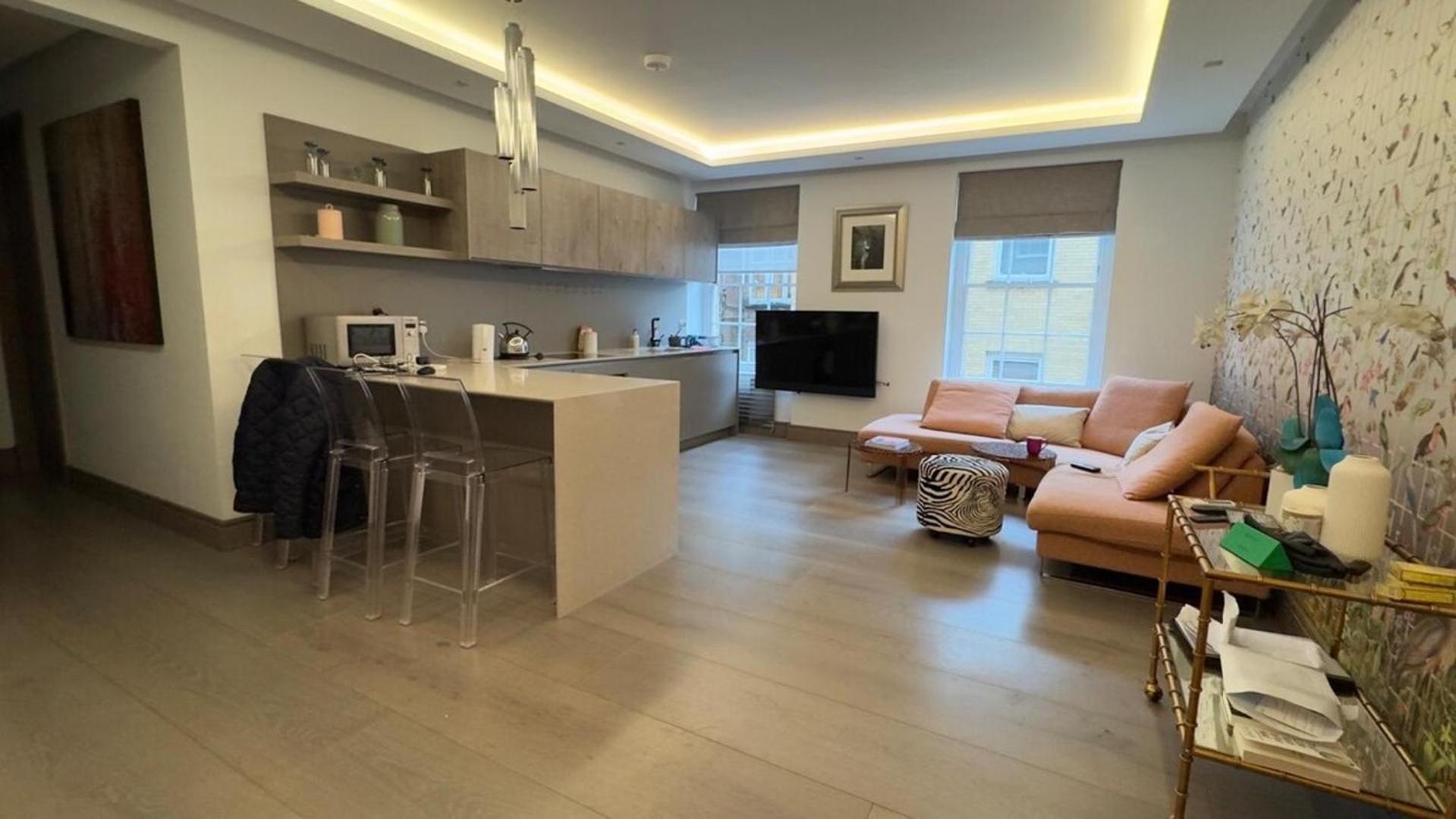 Charm - Soho Mayfair Apartment London