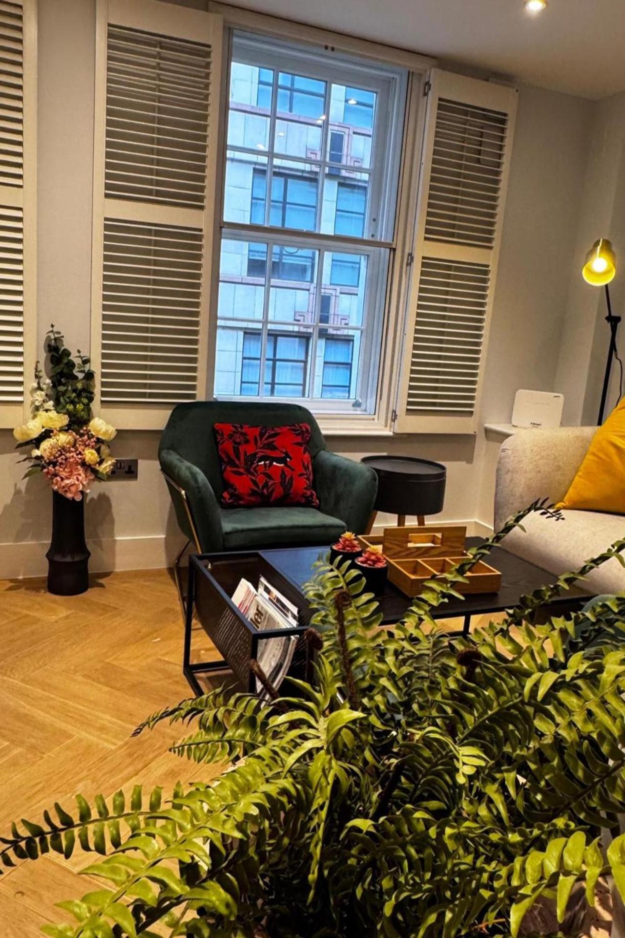 Charm - Soho Mayfair Apartment
