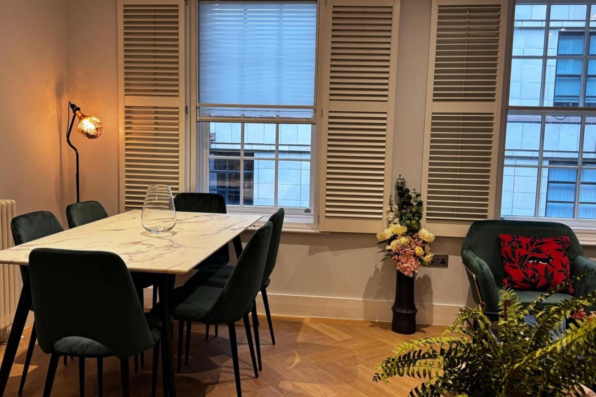 Charm - Soho Mayfair Apartment *
