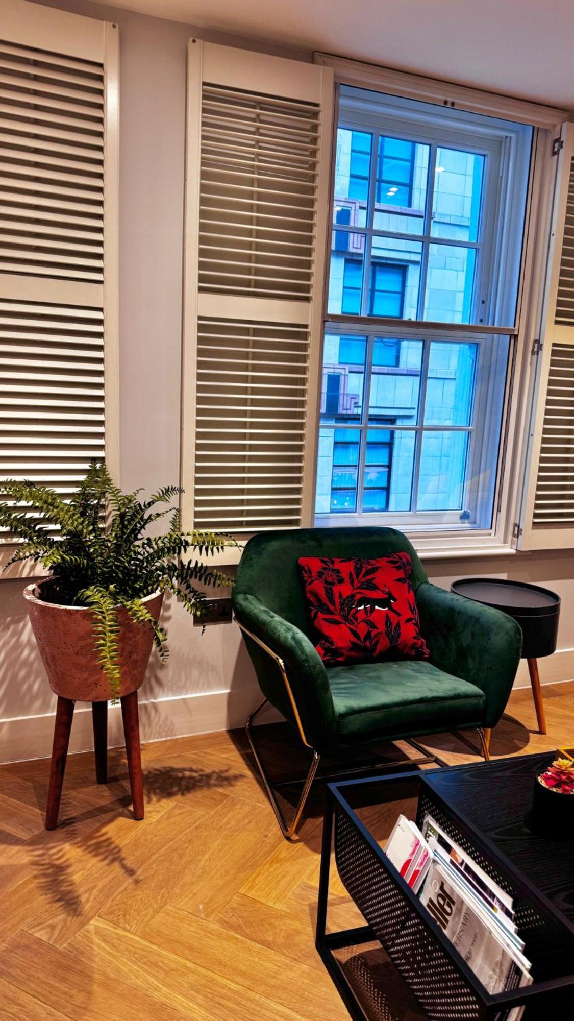 Charm - Soho Mayfair Apartment London