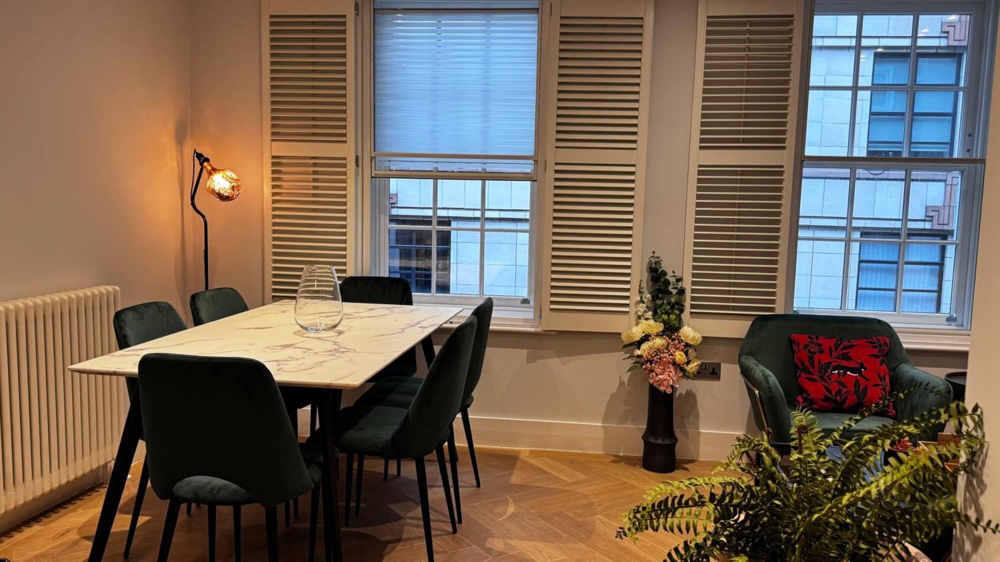 Charm - Soho Mayfair Apartment London