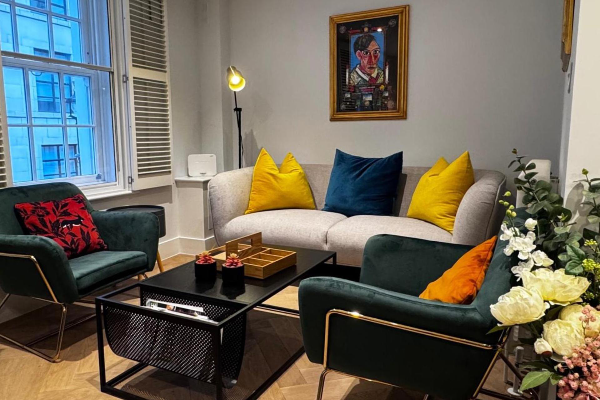 Charm - Soho Mayfair Apartment London